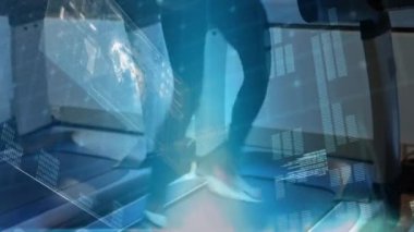 Arka plandaki bir spor salonunda koşu bandında koşan kadın sporcuyla bağlantı ağı, veri işleme ve istatistik kaydı animasyonu. Küresel spor ve teknoloji istatistikleri veri işleme kavramı dijital bileşimi.