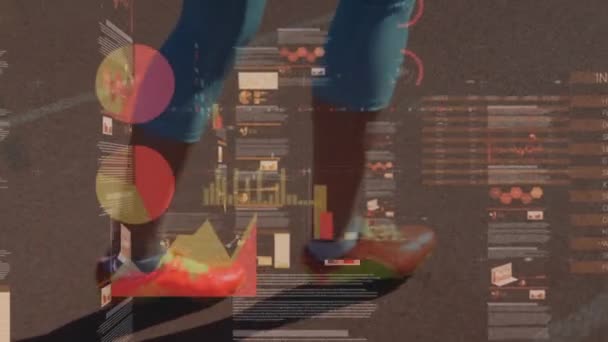 Animation Der Datenverarbeitung Und Statistischen Aufzeichnung Mit Beinen Von Athletinnen — Stockvideo