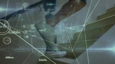 Arka plandaki merdivenlerde yürüyen protez bacaklı engelli kişiyle veri işleme ve istatistik kaydı animasyonu. 