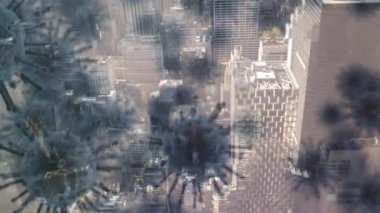 Arka planda şehrin havadan görüntüsüyle yayılan ve yüzen birden fazla makro korona virüsünün animasyonu. Küresel sağlık uyarısı enfeksiyon kavramını yayıyor dijital bileşik.