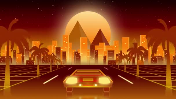 夜はライトアップされた街並みに向かって車を運転し 道路脇には輝くオレンジ色の月を背景にヤシの木が並ぶアニメーション — ストック動画