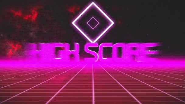 用粉红菱形金属字母写的高分字和背景红烟无缝地旋转的粉红网格在老式电子游戏屏幕上的动画制作 — 图库视频影像
