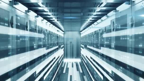 Animation du traitement des données et de l'information numérique circulant à travers le réseau de serveurs informatiques dans une salle de serveurs avec des pistes lumineuses clignotantes à la surface .