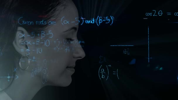 Animação Perfil Face Uma Mulher Sobre Formas Geométricas Fórmulas Matemáticas — Vídeo de Stock