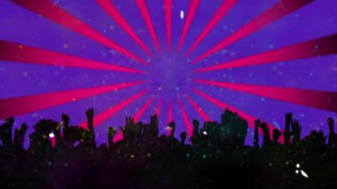 Pembe arka planda dönen pembe ve mor çizgili müzik konserinde dans eden insanların siluetlerini gösteren sıkıntılı klasik film animasyonu. Klasik eğlence rengi ve hareket konsepti dijital olarak oluşturulmuş görüntü. 