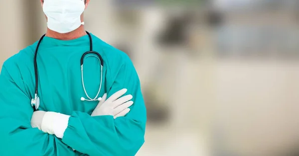Mitten Manlig Läkare Bär Kirurgiska Handskar Stetoskop Och Skyddande Ansiktsmask — Stockfoto