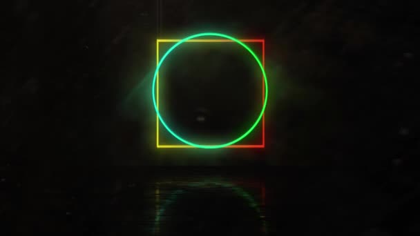 緑で輝く幾何学的サークルと正方形の輪郭のトンネルのアニメーション黒の背景にシームレスなループで移動 — ストック動画