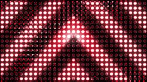 背景のデジタルディスプレイ上の赤い光るライトの行の複数の矢印のアニメーション — ストック動画
