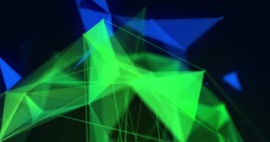 Hareket eden yeşil ve mavi parlayan 3d pleksus yapısının animasyonu bağlantılar ağı ile dönüyor, bilgi siyah arkaplanda akıyor. 4k