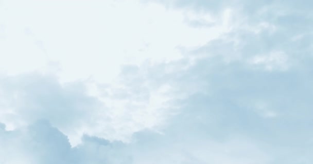 Animasi Awan Putih Lembut Terbang Cepat Melalui Langit Biru Dalam — Stok Video