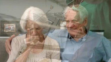 Öksüren yaşlı bir kadının animasyonu, Coronavirus Covid-19 arka planda ameliyattan önce ellerini yıkayan doktorların üzerine yayılıyor..