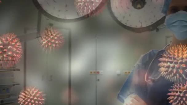 Анимация Макрокоронавируса Covid Распространяющаяся Женскому Врачу Защитной Одежде Маске Лица — стоковое видео