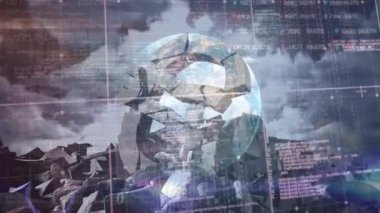 Parçalanan Avro para birimi sembolünün animasyonu, küresel dönüşler, veri işleme ve arka planda fırtınalı bulutların geçtiği istatistik kaydı. 