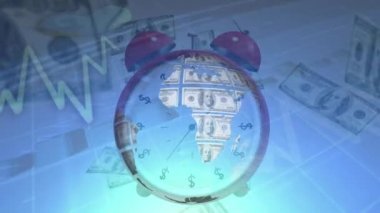 Eski alarm saatinin içinde dönen Amerikan doları banknotları, yüzen Amerikan doları banknotları, mavi arkaplan üzerine veri işleme ve istatistik kaydı ile oluşan küre animasyonu. 