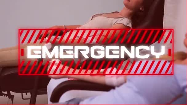 Animation Des Wortes Emergency Weißer Schrift Rotem Rahmen Über Zwei — Stockvideo