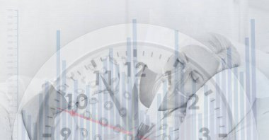Hastane yatağında yatan, oksijen maskesi takan, veri işleme saatinin üzerinde saati olan bir kadın hastanın animasyonu.. 