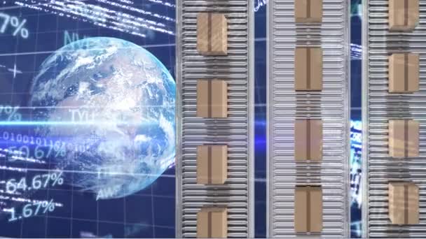 地球の回転の上のコンベアベルトに横たわる段ボール箱のアニメーション 背景に示す統計 コロナウイルスのグローバルビジネスと流通 Covid 19パンデミックコンセプトデジタル複合体 — ストック動画