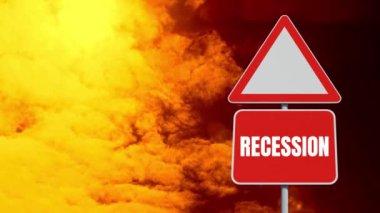 Resesyon kelimesinin animasyonu kırmızı yol tabelasına yazılmış ve arka planda bir üçgen yol tabelası ve turuncu bulutlar hareket ediyor. Finans sektörü borsa bilgi kavramı dijital olarak oluşturulmuş görüntü.