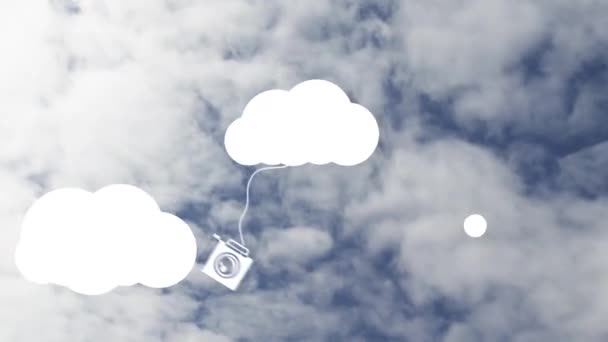 白い雲の上の白いデジタル雲から落ちるデジタルアイコンのアニメーションは 背景の反復的な動きで空の上のシームレスなループで急速に移動します — ストック動画