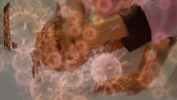 Анімація Макро Коронавірусу Covid Клітини Поширюються Середній Частині Материнської Дитини — стокове відео