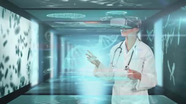 ラボのコートを着た女性医師のアニメーションや 移動画面上の医療データ処理と仮想対話型の画面に触れる 仮想現実ヘッドセット グローバル医療 研究コンセプトデジタル複合体 — ストック動画