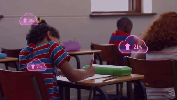 Animation Enfants Assis Près Bureaux Dans Une Salle Classe Avec — Video