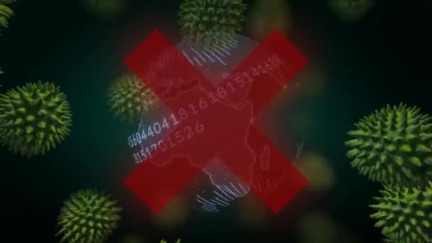数字と財務データが回転する地球上の赤い十字のアニメーション マクロコロナウイルス Covid 19細胞が広がる — ストック動画
