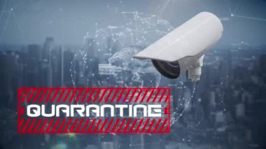 Beyaz harflerle yazılmış karantina kelimesinin animasyonu. Kamera hareket ediyor ve Coronavirus Covid-19 yayılıyor, şehir manzarası yayılıyor ve arka planda bağlantılar ağı ile dönen dünya.. 