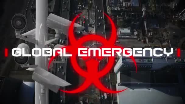言葉のアニメーショングローバル緊急Cctvカメラが移動し コロナウイルスCovid 19が広がる健康上の危険標識上の白い文字で書かれた緊急事態 背景の街並 — ストック動画