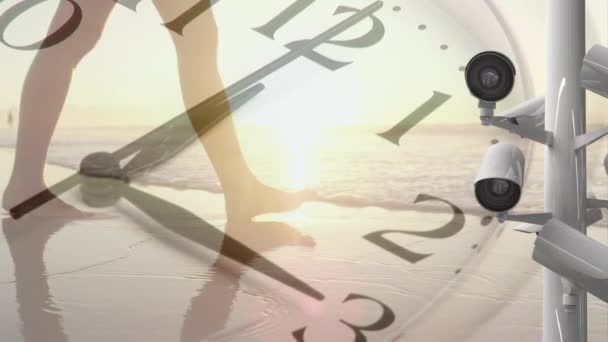 Animazione Una Donna Che Cammina Lungo Una Spiaggia Tramonto Orologio — Video Stock