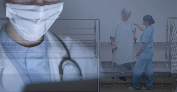 Digital Illustration Läkare Som Bär Ansiktsmask Över Äldre Kvinnlig Patient — Stockfoto