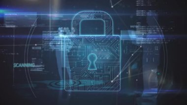 Mavi asma kilit animasyonu. İnsanların siluetleri veri işleme üzerinde, siyah arkaplanda. Dijital olarak oluşturulan küresel internet güvenlik kavramı