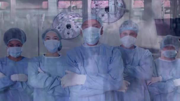 Animatie Van Een Groep Dokters Die Hun Armen Kruisen Kijkend — Stockvideo