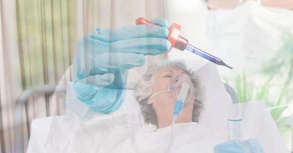 Ψηφιακή Απεικόνιση Μιας Ηλικιωμένης Γυναίκας Ασθενούς Ξαπλωμένης Ένα Κρεβάτι Νοσοκομείου — Φωτογραφία Αρχείου