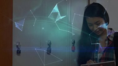 Evden dijital tablet öğrenerek, Coronavirus Covid-19 yayılarak, kız öğrenci üzerinden bağlantı ağının animasyonu. 