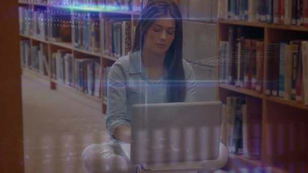 Animazione Elaborazione Dei Dati Studentessa Utilizzando Computer Portatile Apprendimento Casa — Video Stock