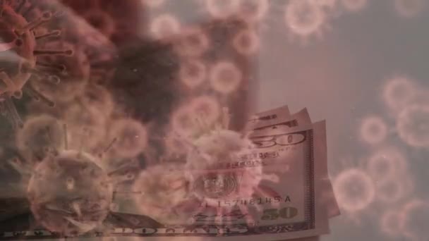 Анімація Макроклітин Covid Плавають Над Людиною Ставлячи Американські Доларові Купюри — стокове відео
