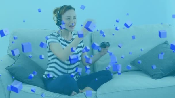 Animation Caucasian Woman Wear Headset Παίζοντας Video Game Μπλε Κουτιά — Αρχείο Βίντεο