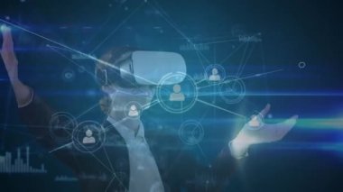 3 boyutlu interaktif ekran kullanan, VR kulaklık takan beyaz bir kadının animasyonu. Küresel ekonomi ve teknoloji kavramı dijital kompozit