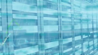 İstatistiklerin animasyonu, boş ofisin üzerinde yanıp sönen ışıklarla veri işleme. Coronavirus Covid-19 pandemik konsept dijital bileşik