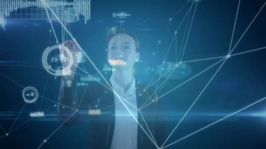 3 boyutlu interaktif ekran kullanan beyaz bir kadının animasyonu. Küresel ekonomi ve teknoloji kavramı dijital kompozit