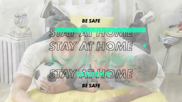 Animation Der Wörter Safe Stay Home Die Über Einem Kaukasischen — Stockvideo