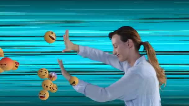 Animace Bělošky Tlačící Plovoucí Emojis Globální Ekonomika Koncept Digitální Kompozitní — Stock video