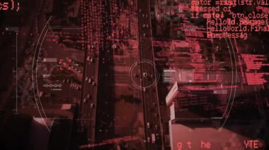 Veri işleme ve dijital bilginin arka plandaki ekranlar ağından akışının animasyonu. Dijital olarak oluşturulan küresel ağ ve veri işleme kavramı.