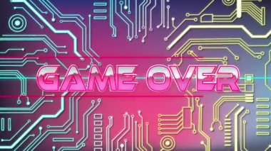 Oyun bitti kelimesinin animasyonu bilgisayar devre kartının elemanları ile video oyunu ekranında metalik harflerle yazıldı. Dijital arayüz küresel eğlence konsepti dijital olarak oluşturulmuş görüntü.
