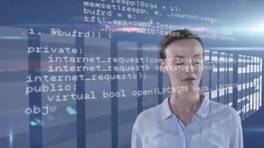 Yüzen verilere bakan endişeli bir beyaz kadının animasyonu. Küresel ekonomi ve teknoloji kavramı dijital kompozit