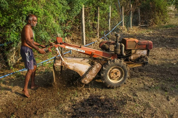 Old Perungalathur Chennai India April 2020 Framer Handing Mini Tractor — Stock Photo, Image