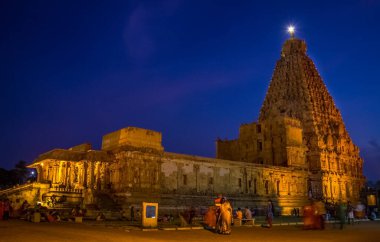 Thanjavur, INDIA - 27 Nisan 2019: Thanjavur 'daki Brihadeeswara Tapınağı veya Büyük Tapınağı. Brihadishvara Tapınağı için uzun bir çekim. Onaylanmış unesco dünya mirası sitesi.
