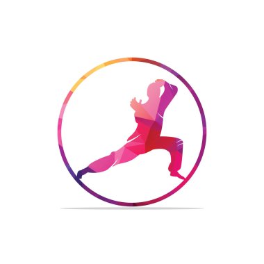 Karate spor logosu. Dövüş sanatı silueti vektörü, dövüş sporu logosu tasarımı.