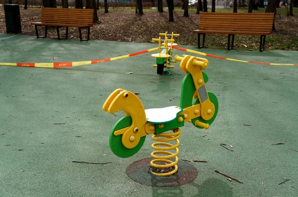 Los Parques Infantiles Los Campos Deportivos Están Prohibidos Debido Cuarentena —  Fotos de Stock